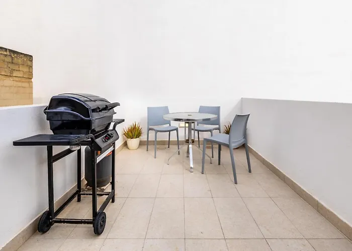 Penthouse With Kitchenette And Side Seaview At The New Olo Living Saint Julian's